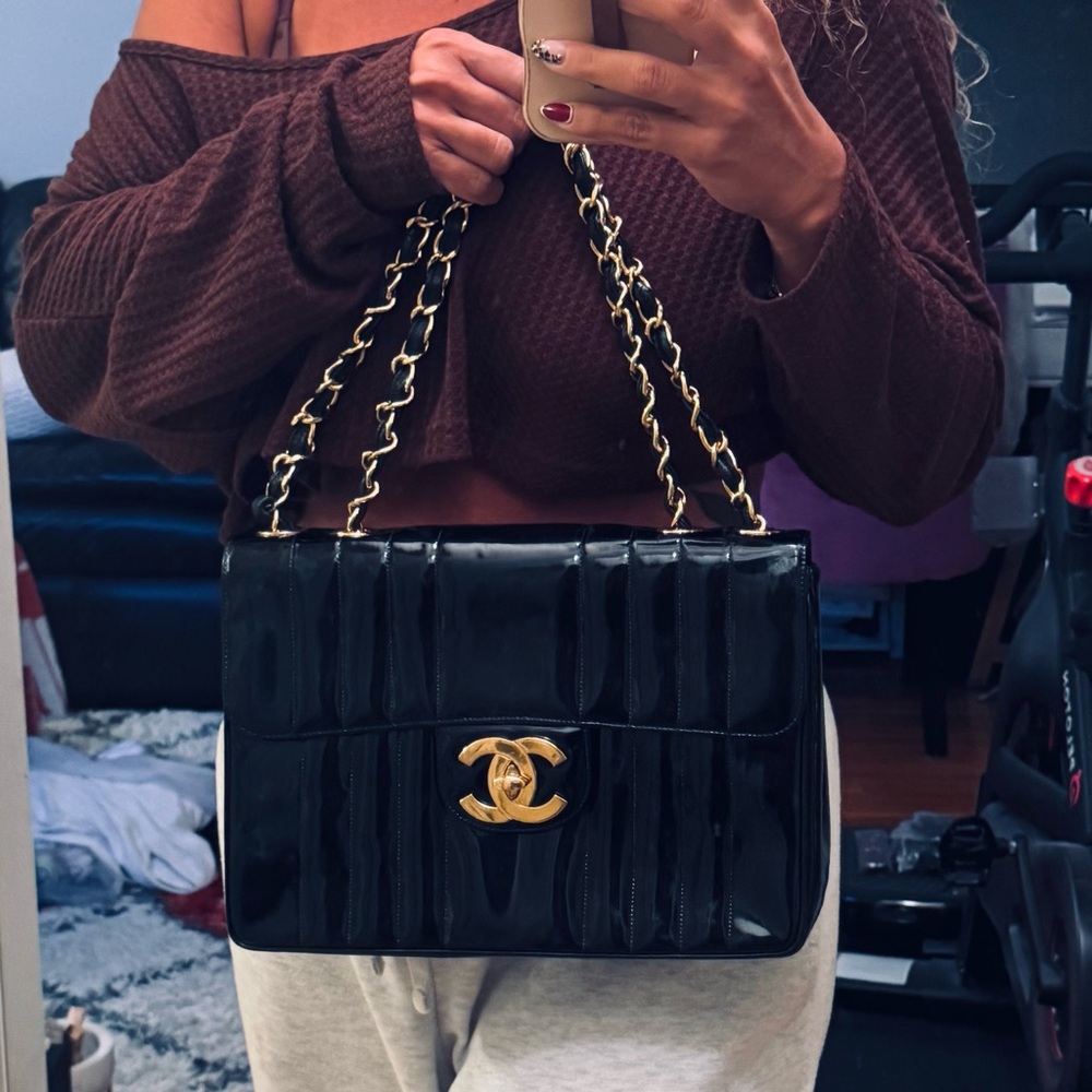 Chanel Vintage Jumbo Patent Shoulder Bag